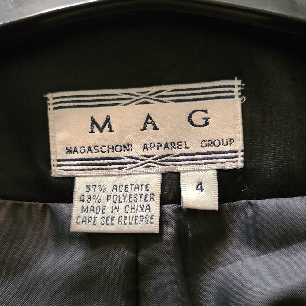 Jacket top never worn. Hp🔥🔥 - Picture 5 of 9